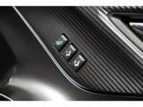 運転席のシートポジションメモリー機能は、登録済みの運転者と交代しても、シートポジションの変更の手間がかかりません。