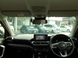 見通しのよいすっきりとした視界で、運転のしやすさは疲れにくさにも繋がりますよ♪