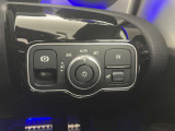 メモリー付きパワーシートが装備されている車両はシートの位置・ドアミラーの角度・ハンドルの位置を3名まで記憶出来ます。