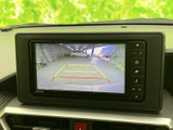 後方確認をサポートするモニターで、狭い道や駐車も安心。安全な運転をサポートする頼もしい装備です。