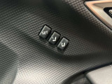 【運転席ポジションメモリー付パワーシート】ワンタッチで記憶させていたシートの前後・リクライニングはもちろん、シートリフターも備えます☆快適なドライブをお楽しみ下さい♪