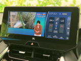停車中にTVやビデオを楽しめる機能。長距離移動や休憩時間などに、エンターテイメントでリラックスした時間を過ごせます。快適な空間を提供します。