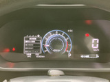 視認性の高いメーター類は、運転に必要な情報を一目で確認できます。運転状況を的確に把握し、より安全なドライブをサポートします。運転に集中できます。