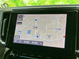 見やすい地図画面で、目的地へのナビゲーションもスムーズ。周辺情報を的確に表示し、初めての場所でも安心して運転できます。