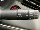操作しやすいウインカーレバーで、安全な車線変更をサポートします。直感的な操作性で、運転に集中できます。