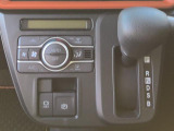 オートエアコン、電動パーキングブレーキ&オートブレーキホールド機能