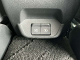 後席にも充電用USBポートあります。