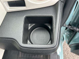 運転席側ドリンク収納です
