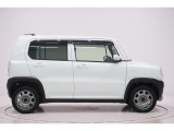 県内13店舗にて常時500台以上ダイハツ車を展示中です。見て、触って、納得のいく一台をぜひ見つけてください。