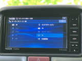 お気に入りの音楽を車内で楽しめます。様々な音源に対応し、快適なドライブのお供に最適です。高音質で音楽体験を向上させます。
