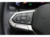 【ステアリング左側】ACCなどの運転支援の操作のスイッチ類です。ACCは高速道路などで前に走る車との距離を保ちながら追従走行する運転支援システムです。