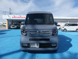 LEDヘッドライト装着車なので、夜間走行も明るく安全な走行をサポートいたします