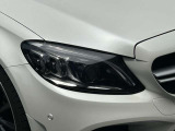 人間工学をもとに設計されたメルセデス・ベンツのシートは、柔らか過ぎず長距離のドライブでも疲れにくい構造になっております。車の運転で腰に負担を感じられる方は是非一度お試しください。