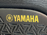 【YAMAHAサウンドシステム】メーカーオプションの高品位サウンドシステムを搭載。専用のチューニングが施された大小様々なスピーカーから良質なサウンドが奏でられ、臨場感あふれる音響空間を演出します。