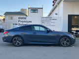ロングホイールベース&ショートオーバーハングを採用する事で快適性と運転性能の両立を実現しています。また、エクステリアデザインがスタイリッシュに引き締まります。
