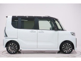 県内13店舗にて常時500台以上ダイハツ車を展示中です。見て、触って、納得のいく一台をぜひ見つけてください。