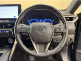 ステアリングスイッチ搭載!手を離さずに手元のスイッチでさまざまな操作が可能。運転中、視線をそらさなくても操作ができて安全です!