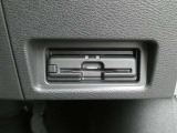 ここに ETC付いております。高速道路の料金所もスイスイ♪ ETCカードの申し込みは日産カードがおすすめ!!!「安心」「おトク」「便利」で皆さまのカーライフをサポートする特典満載のカードです。