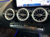 総在庫で600台ほどの取り扱いがございます。弊社デモカー使用の車両やメーカー使用の車両などもご紹介ができます。