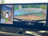 【アラウンドビューモニター】専用のカメラにより、上から見下ろしたような視点で360度クルマの周囲を確認することができます☆死角部分も確認しやすく、狭い場所での切り返しや駐車もスムーズに行えます。