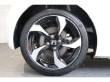 リヤタイヤは195/45R16を装備しております!!