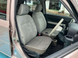 自社整備工場併設! 納車整備からアフターフォローまでお任せください。 車検や定期点検、オイル交換はもちろん、ナビやドラレコ、バックカメラ、ETC等の取り付けも当店にお任せください。