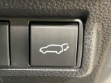 【パワーバックドア】スマートキーや運転席のボタンを押すだけでリアゲートが自動で開閉します!荷物を持っている時や、高い位置にあるバックドアを閉める際に便利な機能です♪