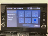 いまや必須装備「ナビゲーション」搭載!知らない場所に、スイスイッとドライブ。なんて便利な機能でしょうか?もう、これなしではハンドルを握れませんね!でも、運転中の操作は危険ですのでご注意ですね♪