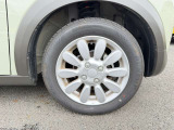 【純正ホイール】純正設計ならではの美しいデザインと精密な仕上げで、車両全体のスタイリングを引き立てます。