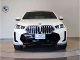 ☆BMWの代名詞とも言える【キドニーグリル】一目見ただけでBMW車であると認識できる確固たるアイコンとして存在感を放ちます☆