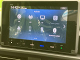 FM・AMラジオやテレビに加え、Apple CarPlay、Android Auto、USB、Bluetooth AUDIOのメニューを表示。