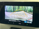 【バックカメラ】駐車時に後方がリアルタイム映像で確認できます。大型商業施設や立体駐車場での駐車時や、夜間のバック時に大活躍!運転スキルに関わらず、今や必須となった装備のひとつです!