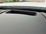 【オプション】ヘッドアップディスプレイ(フロントウィンドに運転に必要な情報が映し出されます)