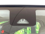 【スマートアシスト】走行中に前方の車両等を認識し、衝突しそうな時は警報とブレーキで衝突回避と被害軽減をアシスト。より安全にドライブをお楽しみいただけます。