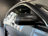 メルセデスの認定中古車「サーティファイドカー」には、最大100項目にも及ぶ点検・整備項目が設定されています>