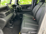 ドライバーの視界を確保した、使いやすい室内空間です。運転をサポートする機能が充実しており、快適なカーライフを始められます。