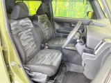 運転席シート廻りは使用感も少なく、良好な状態となっています。丁寧に使われていたことがよくわかりますね。