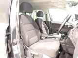 楽な姿勢で座ることが出来るので長時間の運転でも疲れにくいですし体もぶれにくいですよ。