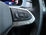 ドライバーが扱いやすい位置に各種操作系を配置。運転中もスムーズな操作をサポートします。
