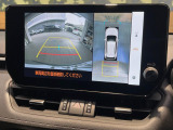 【パノラミックビューモニター】専用のカメラにより、上から見下ろしたような視点で360度クルマの周囲を確認することができます☆死角部分も確認しやすく、狭い場所での切り返しや駐車もスムーズに行えます。