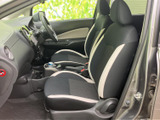 運転しやすいコクピットデザイン。操作に必要な情報を視界に入れやすく、安全運転をサポートします。快適な運転環境です。