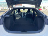 簡単な操作でラゲッジスペースを拡大可能で、日常からサーキットまで、多彩な荷物を積載できます!