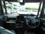 大きなフロントガラスで運転中の視界良好☆