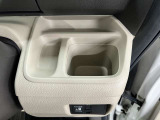 ドリンクホルダーがたくさんあるので、長距離のお出かけも快適に過ごせます!