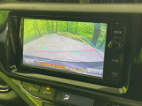 【バックカメラ】駐車時に後方がリアルタイム映像で確認できます。大型商業施設や立体駐車場での駐車時や、夜間のバック時に大活躍!運転スキルに関わらず、今や必須となった装備のひとつです!