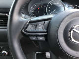 運転席廻りの様子です。ハンドルスイッチで純正オーディオの基本操作等も可能です☆