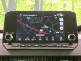 【メーカー純正9型ナビ】インテリアに溶け込むスタイリッシュな「専用設計」メーカーナビを装備♪視認性や操作性など基本性能にも優れ、より上質なカーライフをお楽しみいただけます。