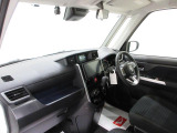 ダイハツのお店では、ダイハツ車を知り尽くしたプロフェッショナルが、専用の診断機器を使って各システムを点検しております。