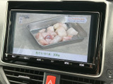 停車中にテレビや映像を楽しめます。休憩時間などに、リラックスした時間をお過ごしください。後部座席での移動がより快適になります。
