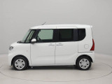 両側パワースライドドア。降りる時に設定しておけば次乗る時に車に近づくと自動でオープン。お子様と手をつないでいる時や荷物を持っている時に便利です